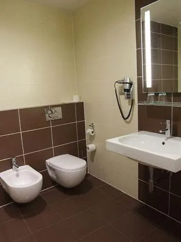 Galaxie Hotel Praga 4*,